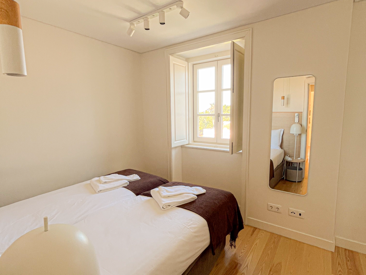 4 Guests with 3 Beds + Single Sofa Bed