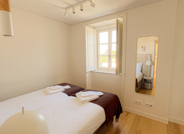 4 4 Guests with 3 Beds + Single Sofa Bed
