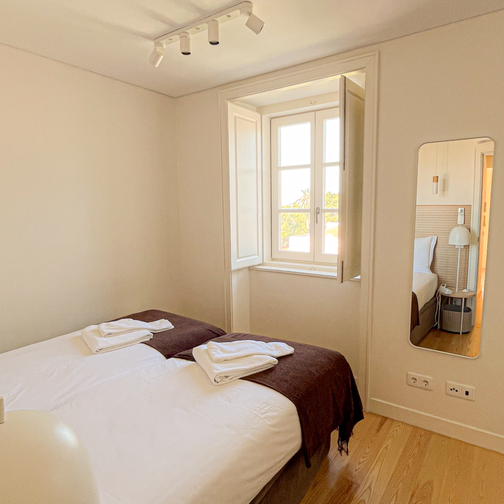 4 4 Guests with 3 Beds + Single Sofa Bed